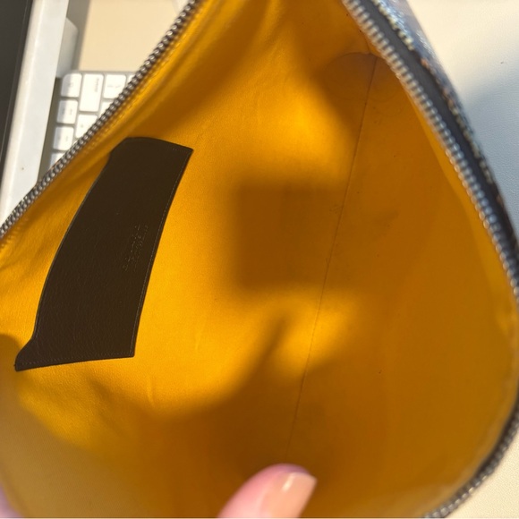 Goyard Large Pouch - Picture 2 of 8